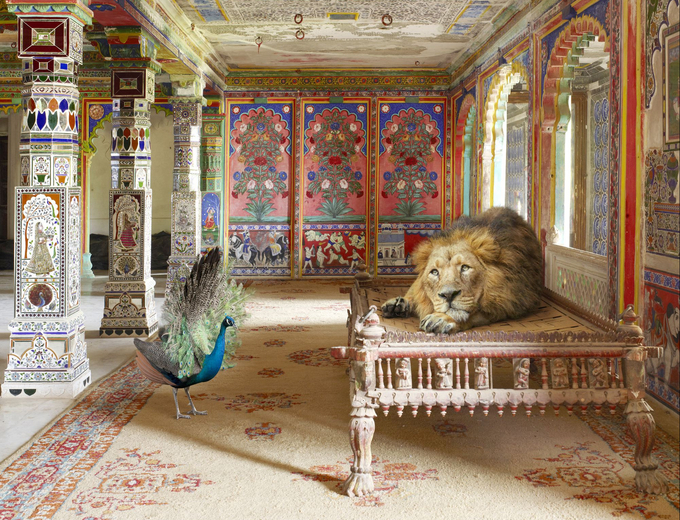 Karen Knorr, The Lovesick Prince, Aam Khas, Junha Mahal, Dungarpur Palace, 2013, pigment print on Hahnemühle FineArt Photo Rag Baryta 315gsm paper, 31.5 x 39.4 inches/80 x 100 cm
