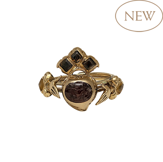 Gimmel Ring with Love Motifs