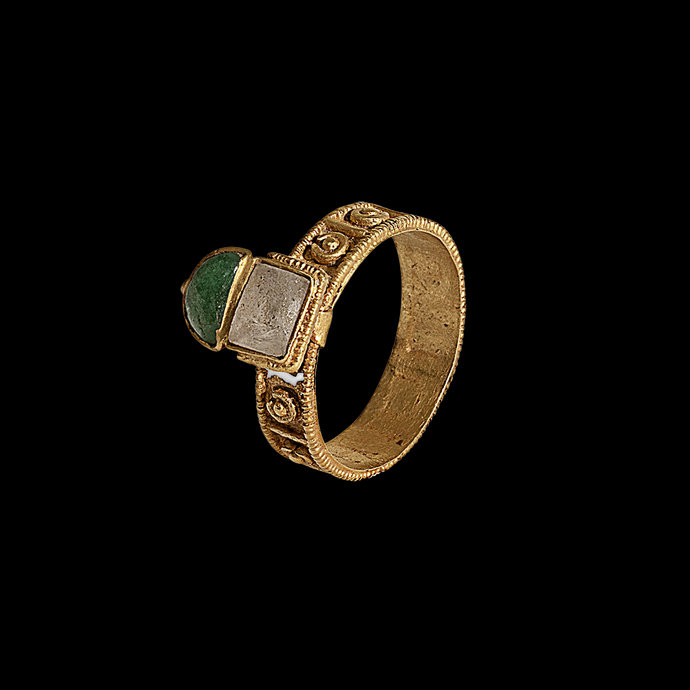 Gold Ring with Emerald and Rock Crystal