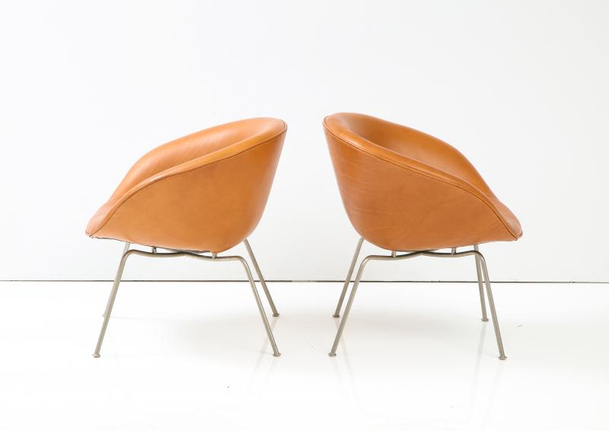 A Pair of Arne Jacobsen Pot Chairs