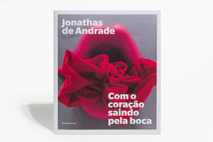 lançamento de 'com o coração saindo pela boca'