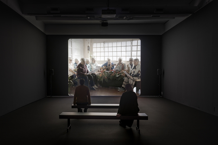 sisters with no name