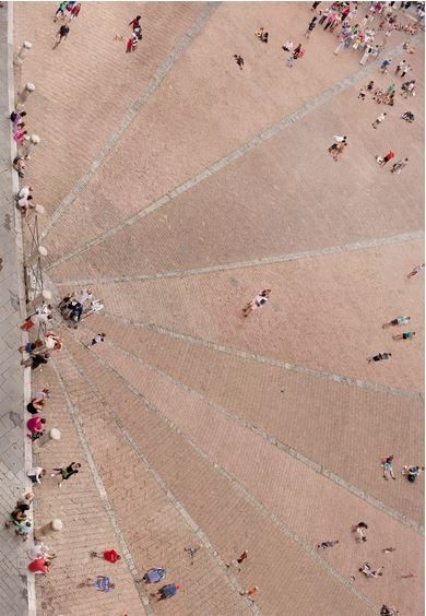 Katrin Korfmann, Sienna (21 min), 2011