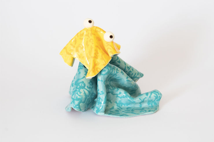 Pascual Ovalle CIE-11 MG24 temor a enfermar - 5 (ICD-11 MG24 fear of Illness – 5), 2024 Glazed ceramic 15 x 15 x 17 cm (two pieces)