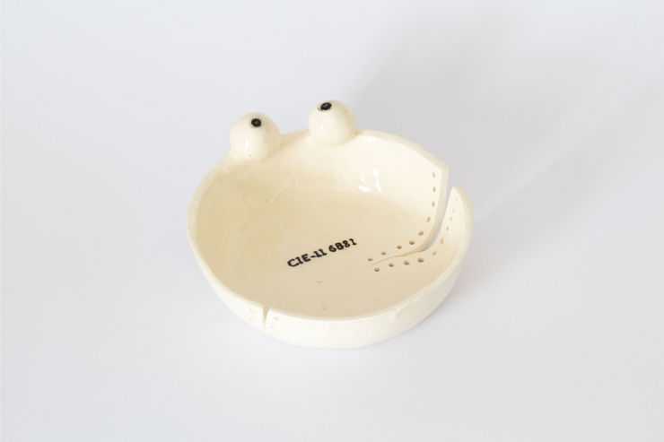 Pascual Ovalle CIE-11 6B81 Bulimia nerviosa (CIE-11 6B81 Bulimia nervosa), 2024 Glazed ceramic 17 x 8 x 17 cm & 12 x 1’ x 12 cm (two pieces)