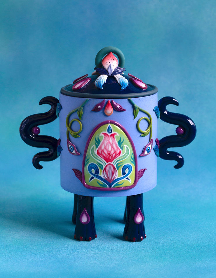 Hannah Lim, The Jade Window Snuff Bottle, 2023