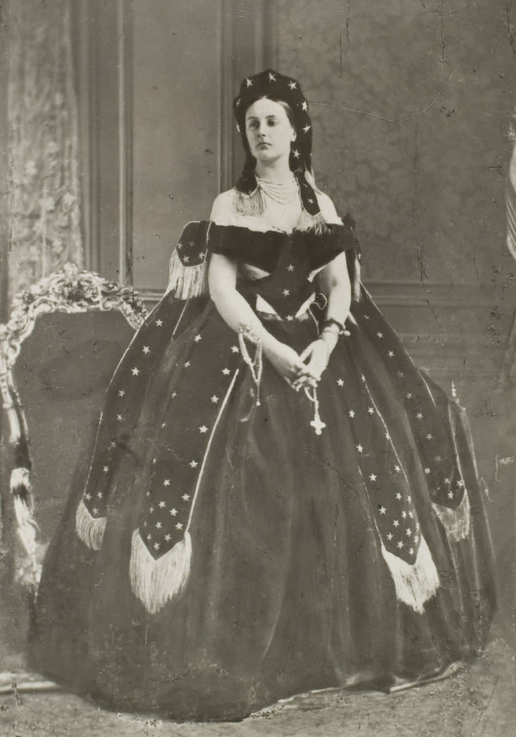 The Countess of Castiglione in collaboration with Pierre-Louis Pierson, La Comtesse de Castiglione - Reine de la nuit, 1863-1867