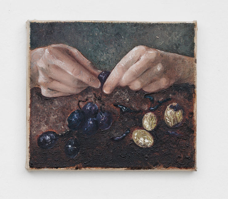 Julia Szczerbowska Peeling grapes (bitterness), 2025 oil on canvas 18 x 20 cm 7 1/8 x 7 7/8 in