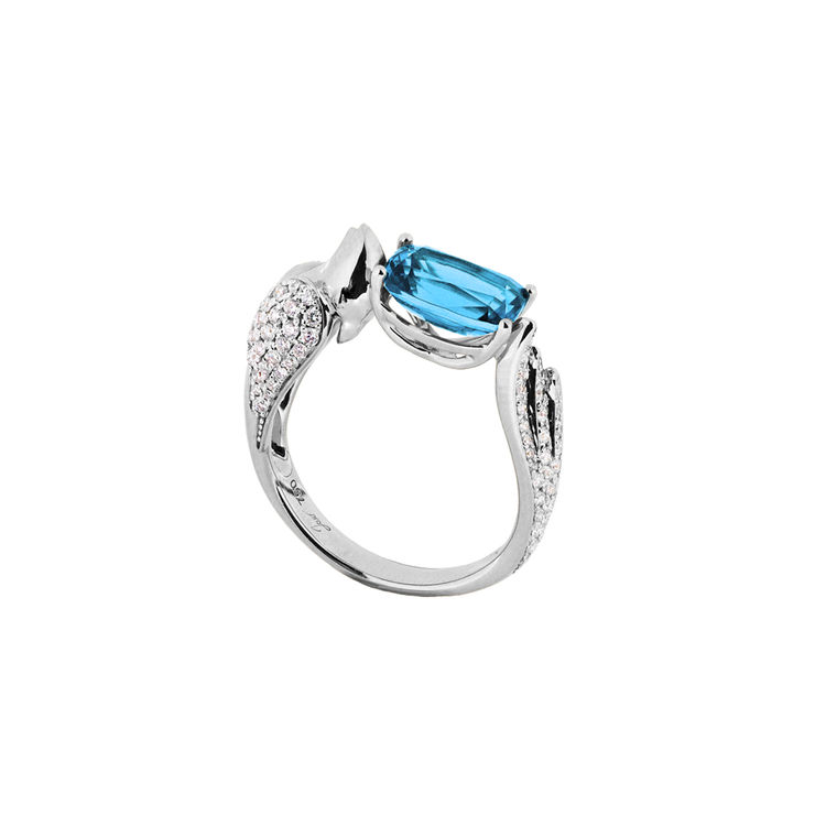 Simone Jouer: Lover Peace Ring 18K White Gold Swiss Topaz: 1 piece - 2 carats Diamonds: 83 pieces - 0.48 carat