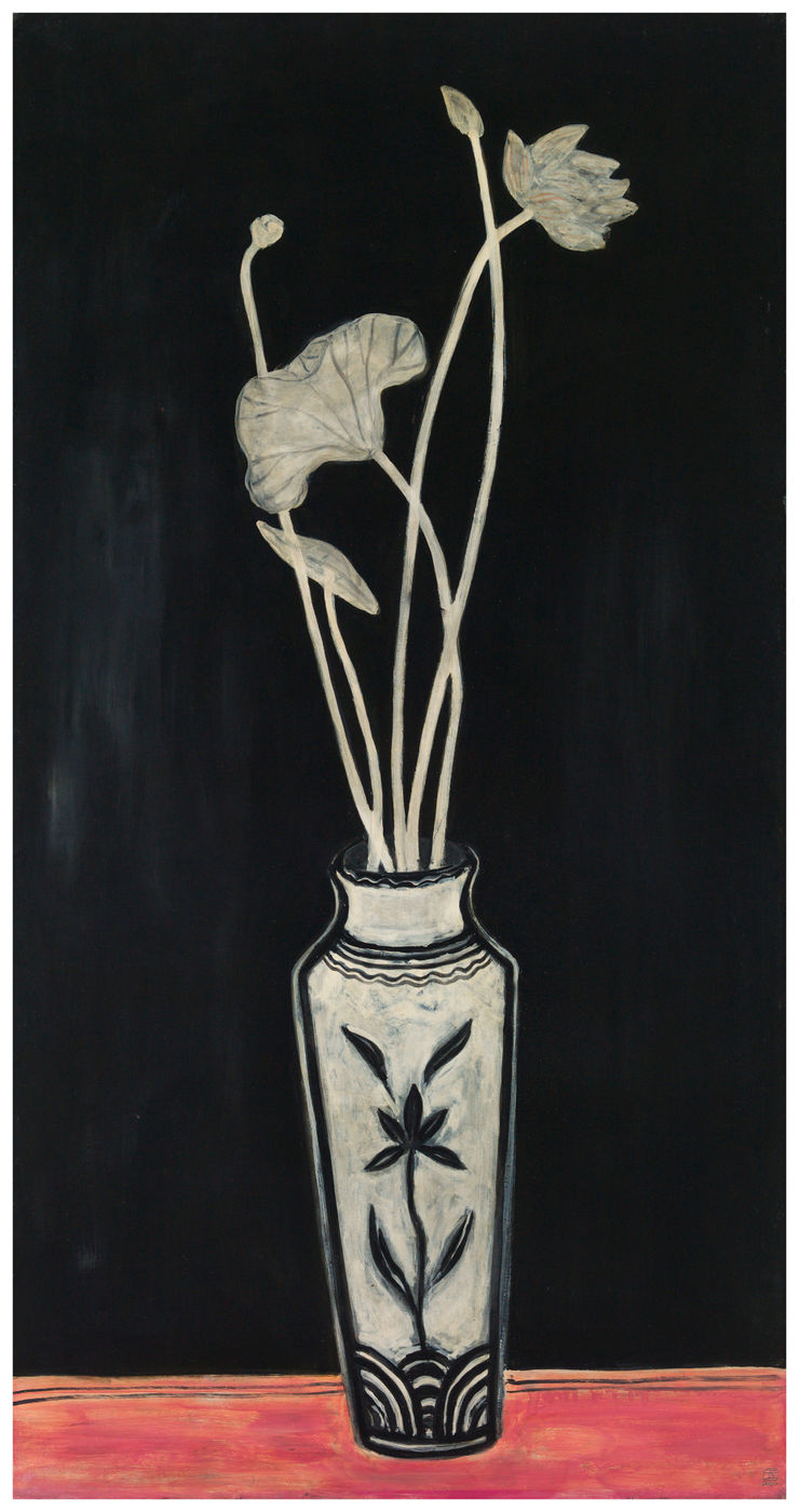 磁州窯瓶內的白蓮 White Lotus in a Carved Vase