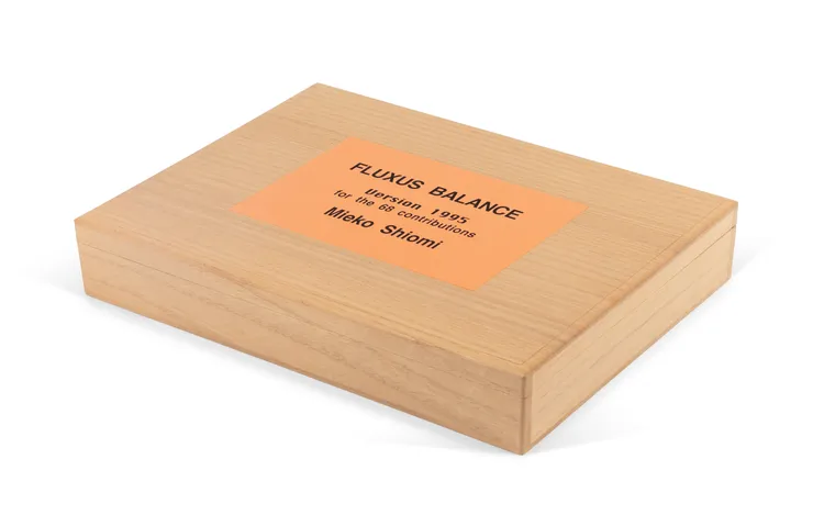 Mieko Shiomi, Fluxus Balance, 1995
