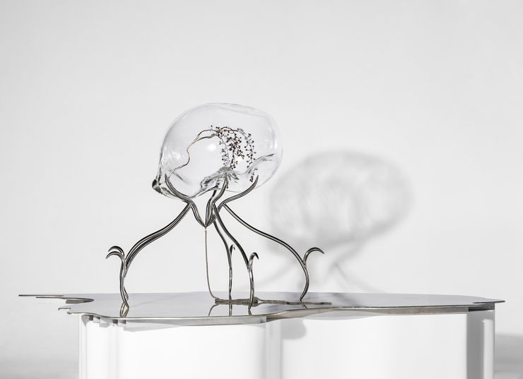Omyo Cho Nudi Hallucination #1, 2022 glass, silver, aluminum, stainless steel, surgical chain, resin, pigment 120 × 200 × 90(h) cm