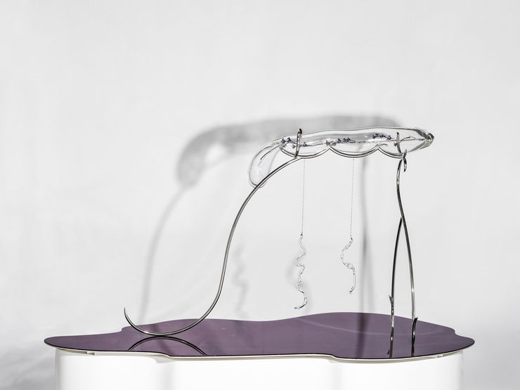Omyo Cho Nudi Hallucination #1, 2022 glass, silver, aluminum, stainless steel, surgical chain, resin, pigment 120 × 240 × 130(h) cm