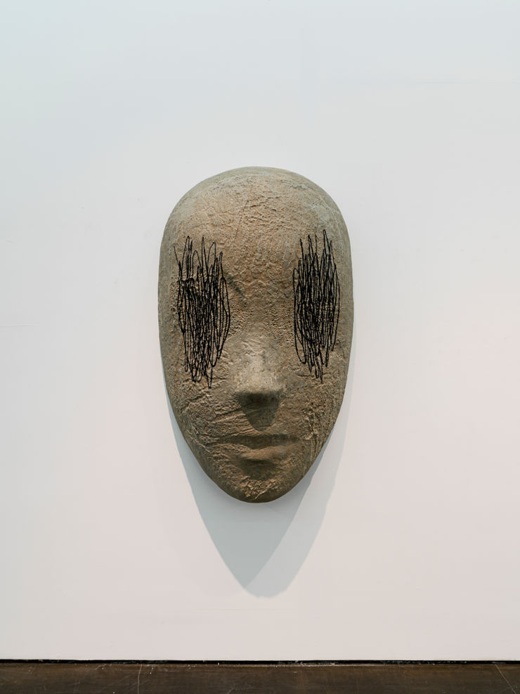 Ahn Chang-Hong 마스크-눈먼자들 2022-1 Mask-Blindness 2022-1, 2022 acrylic on frp 147 x 90 x 40 cm