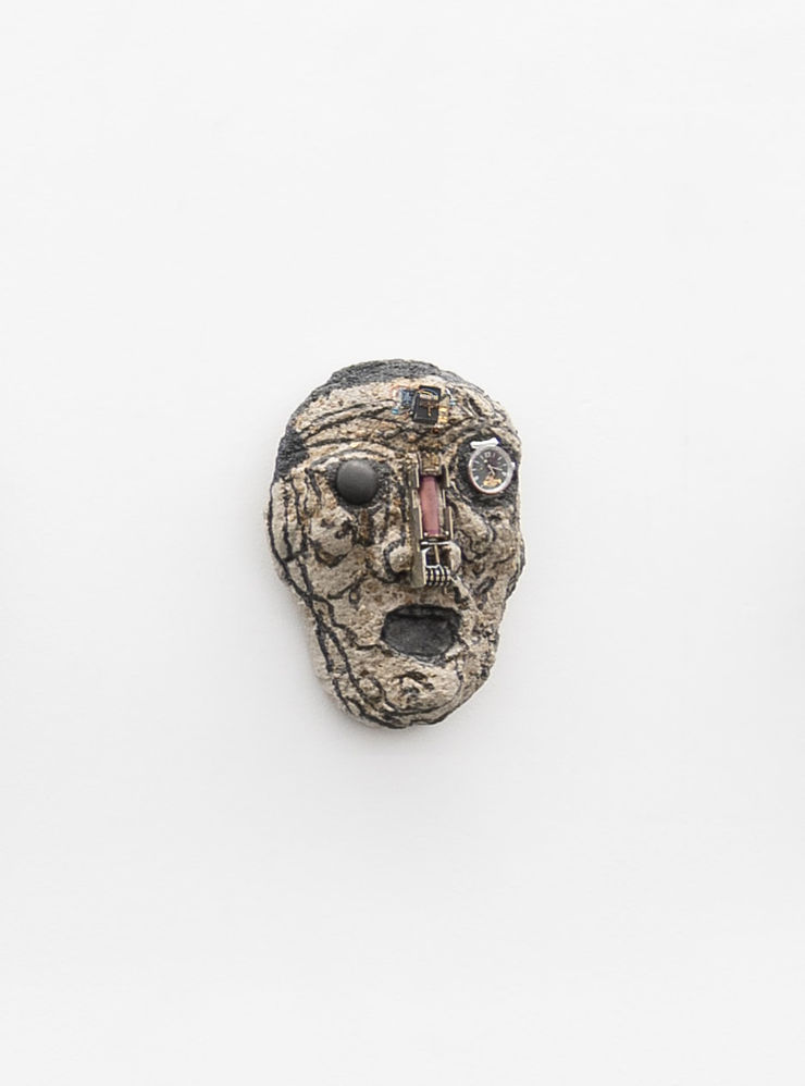 Ahn Chang Hong 얼굴들 2018-14Rostros 2018-13 cement, mixed media on plaster