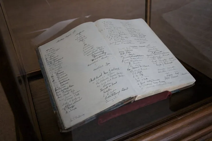 Catherine Bertola, The Visitors Book (8-23 August 1914), 2009
