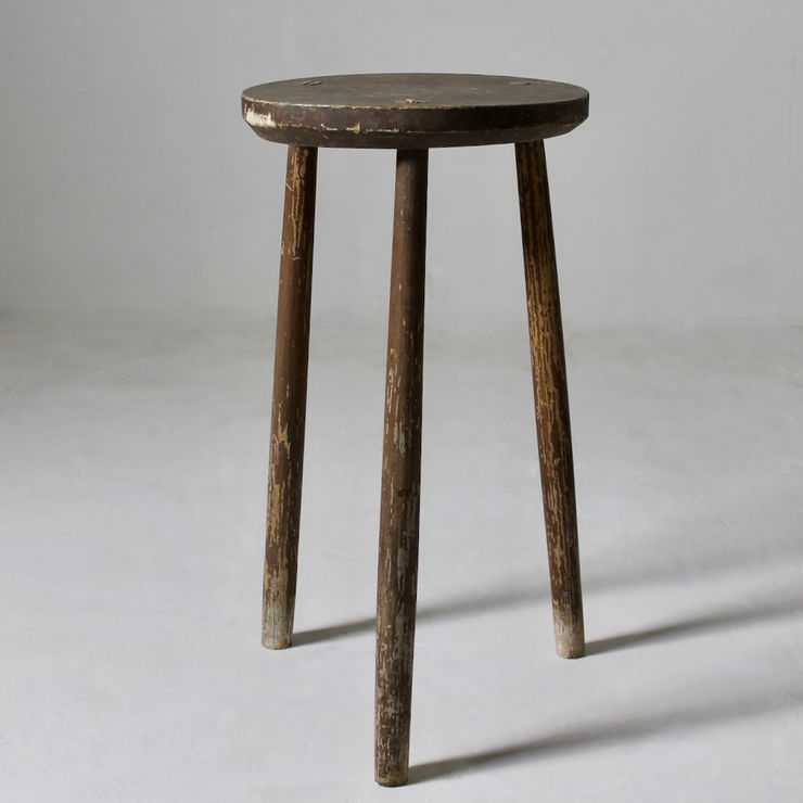 Cheese top original painted pine cricket table