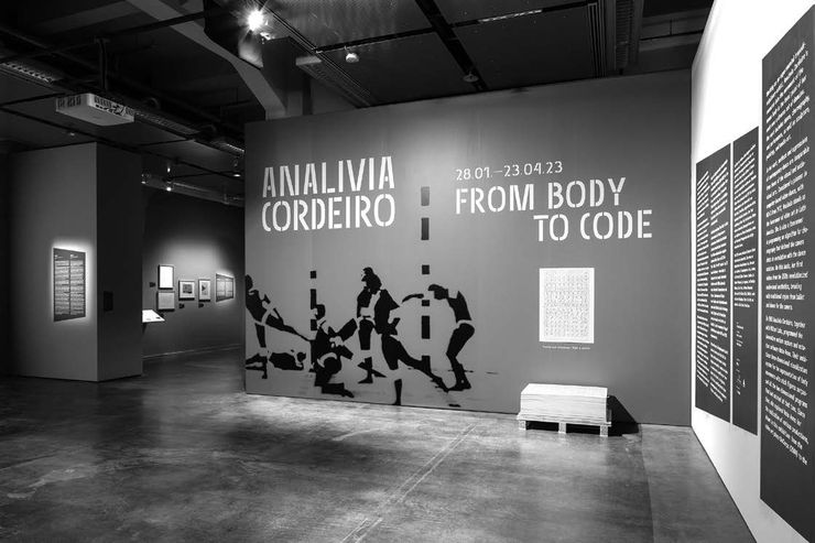 vistas gerais da exposição “Analivia Cordeiro: From Body to Code”, ZKM Center for Arte and Media Karlsruhe,Alemanha, 2023. foto: Felix Grünschloß. © ZKM | Karlsruhe.