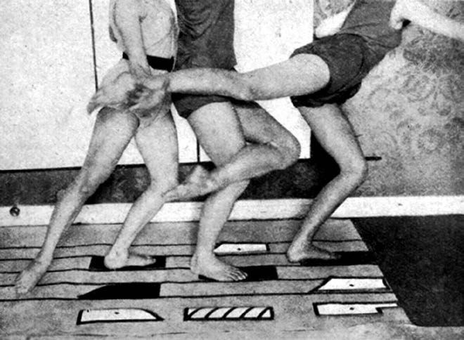 1- Dan&ccedil;a de acordo com a nota&ccedil;&atilde;o de Laban, antes de 1929.