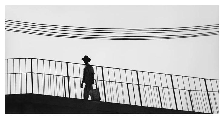 Ademar Manarini Passarela, c. 1950 gelatina e prata sobre papel | silver gelatin print 20 x 40 cm | 7.87 x 15.74 in ed 2/15