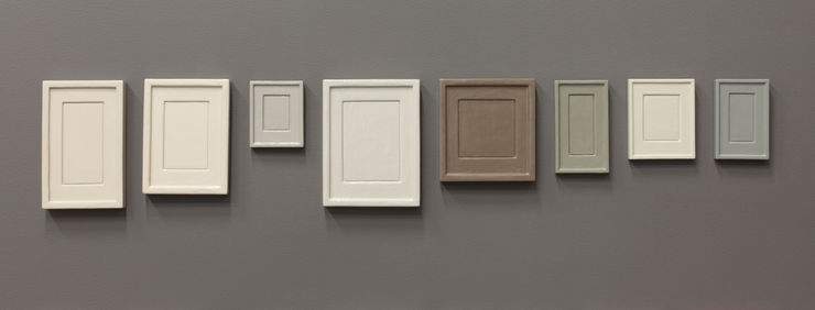 Allan McCollum "Collection of Eight Plaster Surrogates", 1982/1993/2013 esmalte sobre gesso hydrostone enamel on cast hydrostone 24,1 x 139,7 cm 9.5 x 55 in