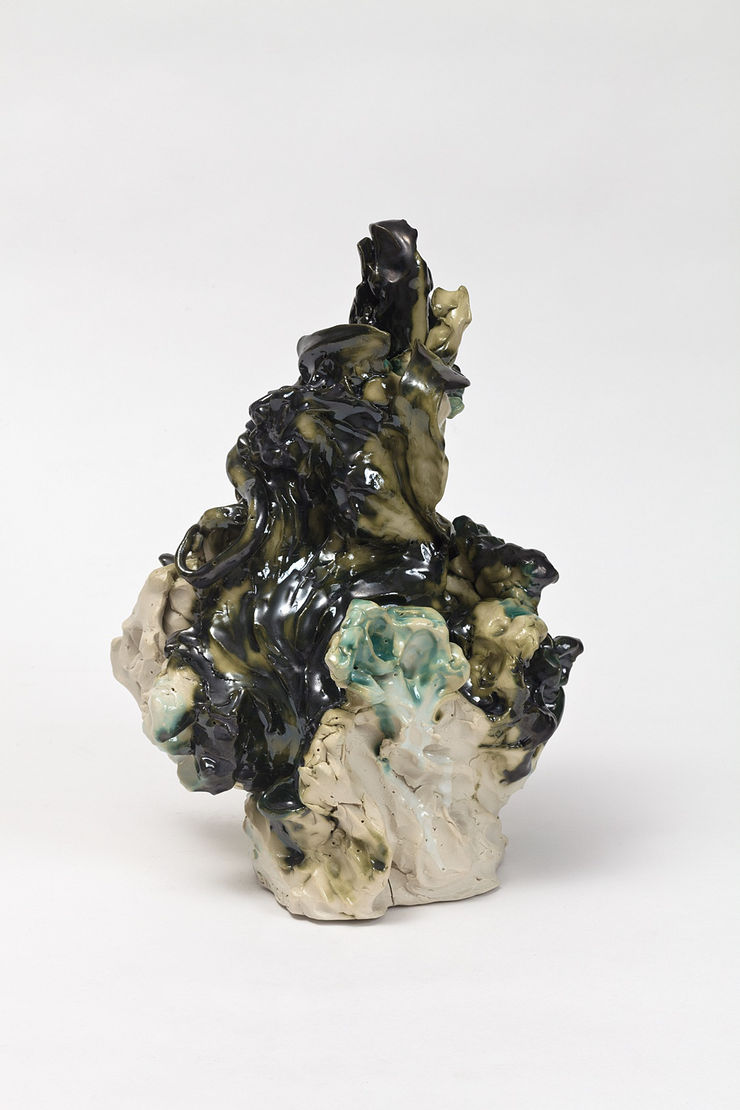 Gabriela Machado Sem título | Untitled, 2013 porcelana esmaltada | enameled porcelain 32 x 22 x 16,5 cm | 12.60 x 8.66 x 6.50 in