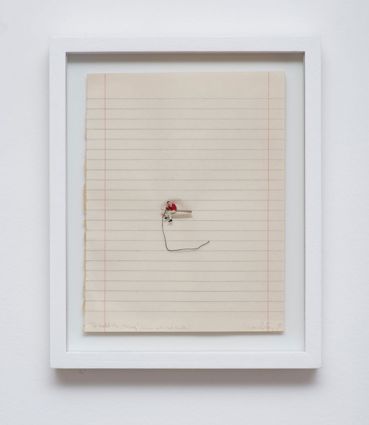 Liliana Porter To Hold The String (Man with Red Sweater), 2017 figura e fio sobre papel figurine and string on paper 19,7 x 15,2 cm 7.75 x 5.98 in