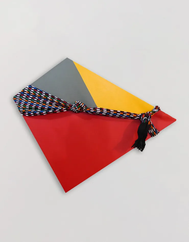 Antonio Pichillá "Nudo", 2019 óleo sobre tela e tecido artesanal oil on canvas and handmade fabric 86 x 100 cm 33.85 x 39.37 in