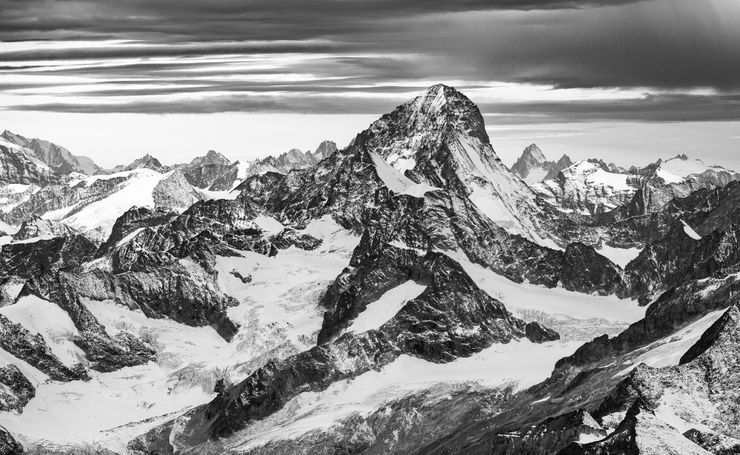 schlechtes wetter zieht auf hinter dem Dent Blanche , wallis