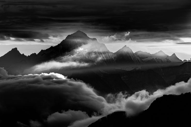 dem namen gerecht das Finsteraarhorn