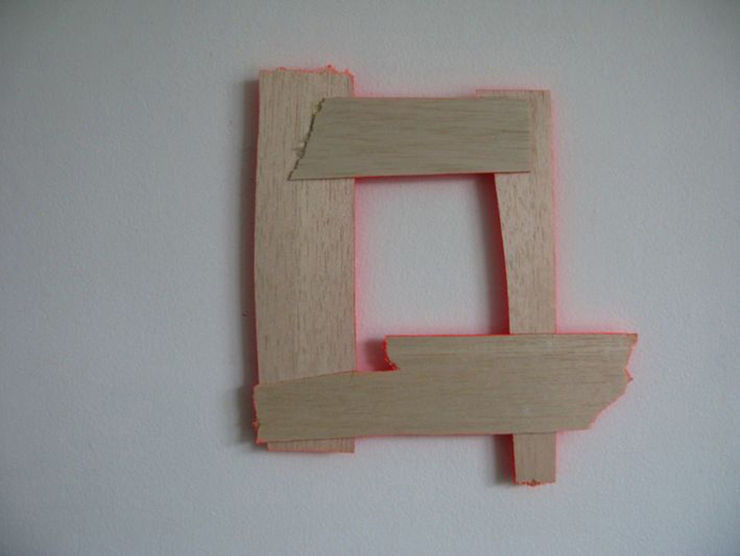 Untitled - 1, 2013 Akrýl flúormálning á Balsa við 27 x 25 cm JEC0022