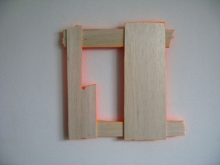 Untitled - 3, 2013 Akrýl flúormálning á Balsa við 25 x 26 cm JEC0024