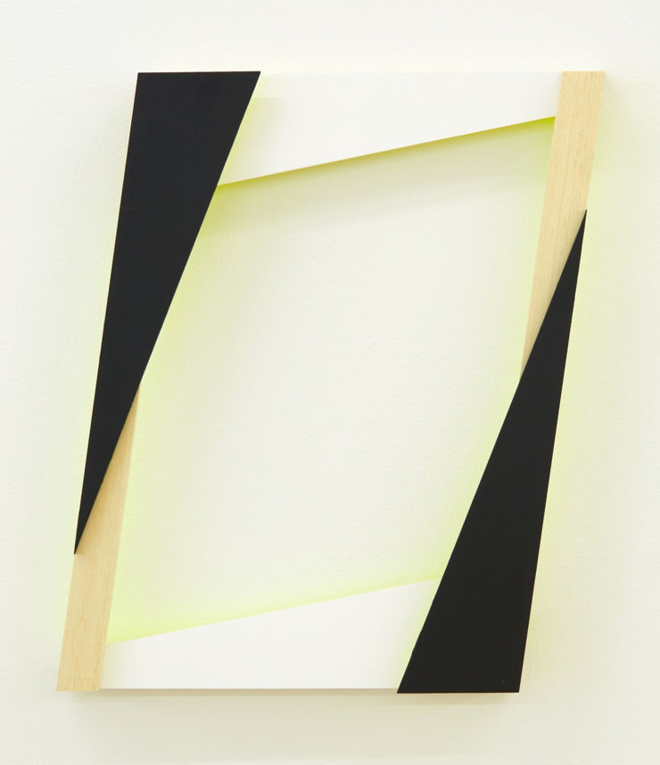 Angles N°3, 2017 akrýl- og flúormálning á við / acrylic and fluorescent paint on wood 36 x 32 x 4 cm