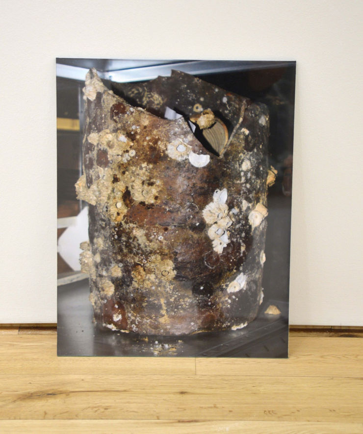 Það sem það er (óþekkt, keramik), 2014 ljósmynd á pappír What it is (unknown, ceramic), 2014 photograph on paper 33 x 42 cm