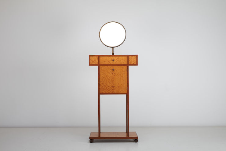 Vintage unknown, Gentleman's Dressing Table London