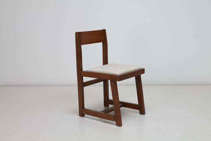 1960s Le Corbusier Pierre Jeanneret, Box cushion chair Solid teak From the Punjab University, Chandigarh, India offered by UK London based Jeanneret specialist Gallery Kiy