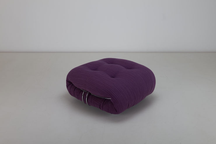 Tobia & Afra Scarpa Soriana Ottoman, 1969 Steel rods, Fabric Model Sorania Produced by Cassina - Labeled accordingly. Diagonal view