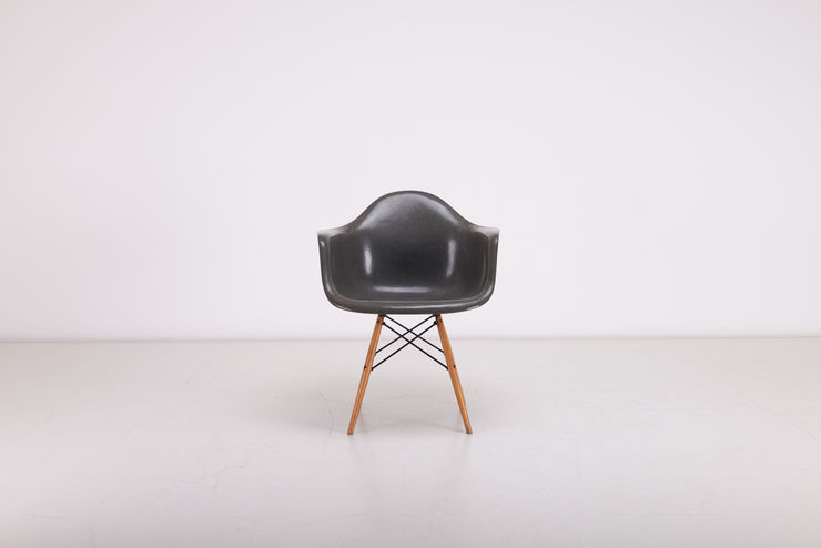 Vintage Grey Charles & Ray Eames, Fiberglass Chair London