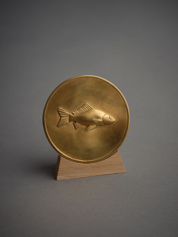 Hamish McWhannell Goldfish, 2018 24 ct gold plated, cast sterling silver 7 cm diameter