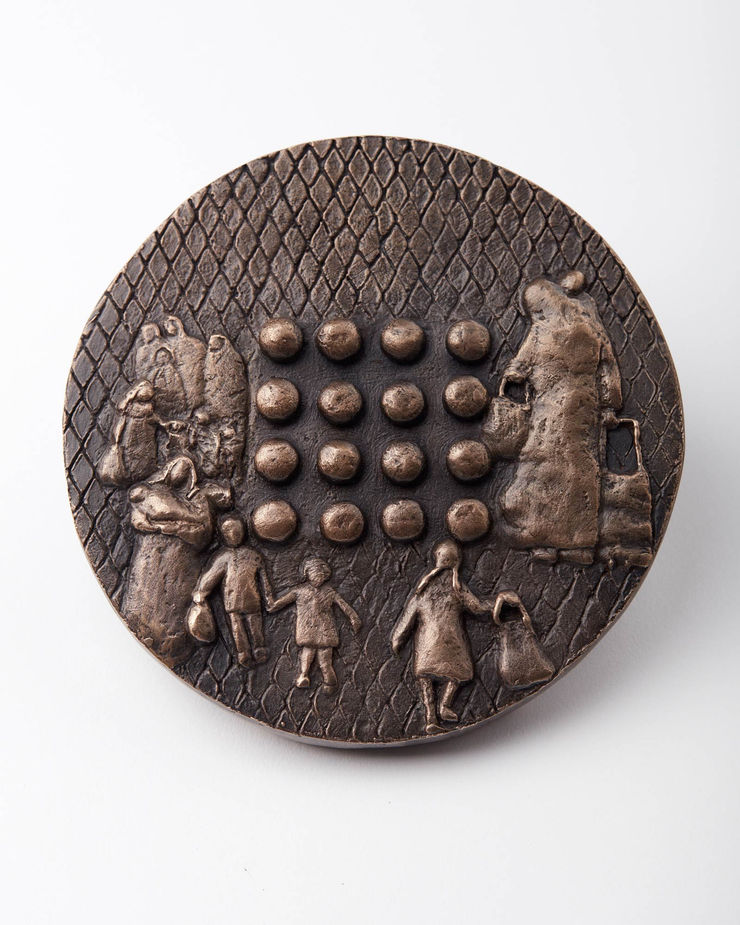 MANZ - Medal Art New Zealand, Besieged Mothers, 2018