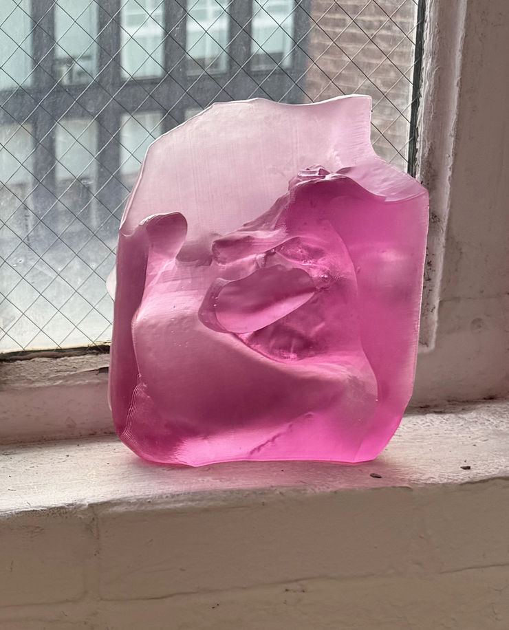 "Feminine Royal" (sculpture by Lesley Bodzy)