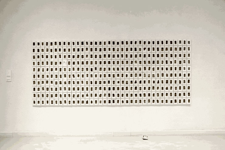 张晓，三百六十位村民 , 即显胶片，纸，150 × 360 cm, 2016,独版 Zhang Xiao, Three hundred and sixty villagers , Instant film, paper, 150 × 360 cm, 2016, Unique Edition