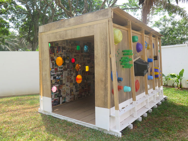 Exposition "Faire de la rue un salon d'exterieur" à la Galerie Cécile Fakhoury à Abidjan 2016 © Cheikh Ndiaye