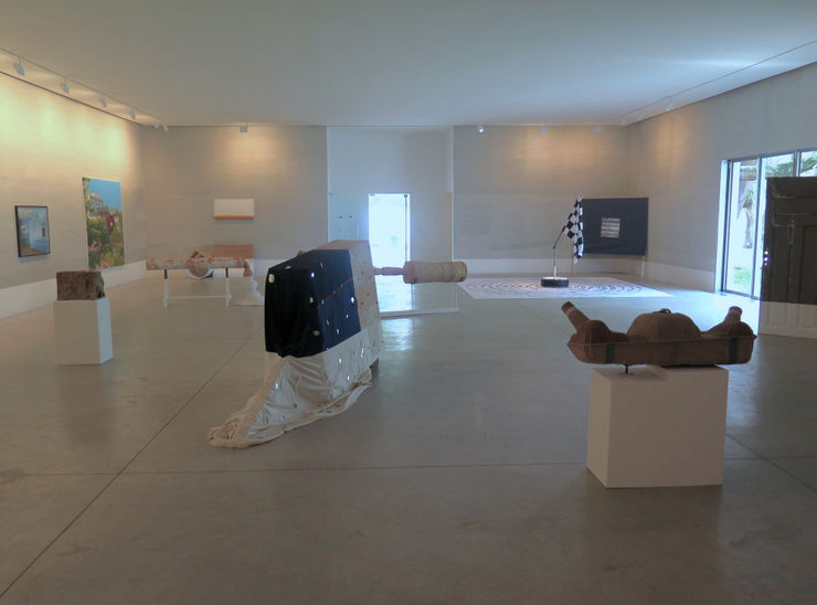 Exposition "Faire de la rue un salon d'exterieur" à la Galerie Cécile Fakhoury à Abidjan 2016 © Cheikh Ndiaye