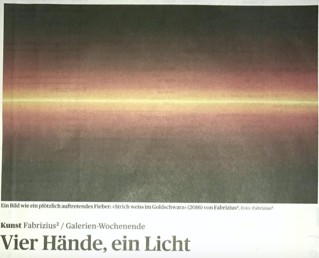 Vier Hände, ein Licht