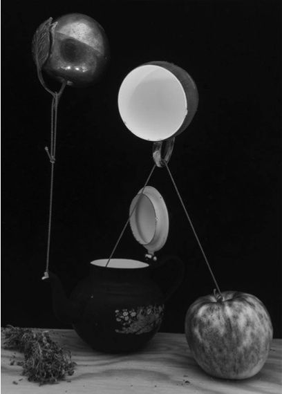 Alejandro Almanza Pereda Manzana Taza Tetra, 2015 Archival pigment print on cotton paper 80 x 57 x 2.5 cm (AAP 004)