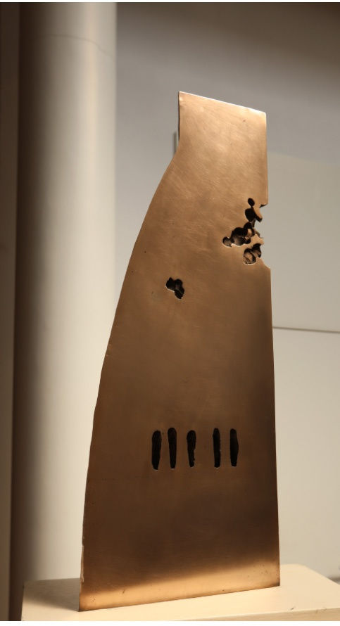 Kengiro Azuma, MU S511, 1967/1969, cm 65X11.5X26, bronzo