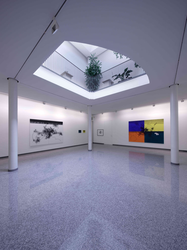 Veduta della seconda sala della mostra.