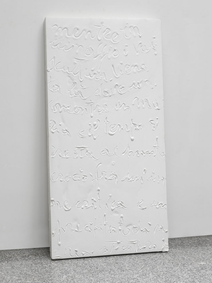 Pagine Intime, 2008, gesso e polistirolo, cm 200x100x10