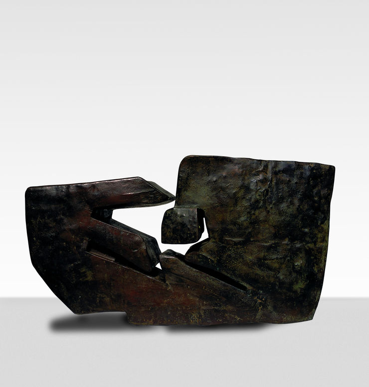 Opus 28 La Boite Découpée Roma, 1958, bronzo, cm 60x105x38